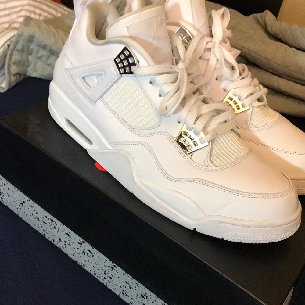 Jordan 4